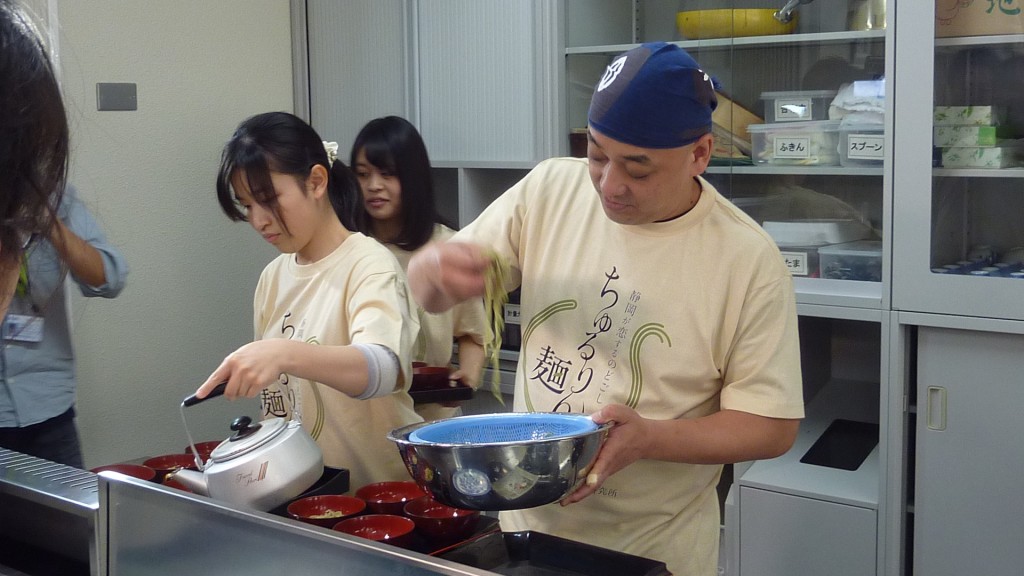 静岡のお茶を練り込んだ「ちゅるりん麺」発表！の画像