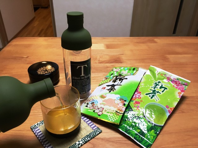 暑い夏、冷蔵庫には「水出し冷茶」